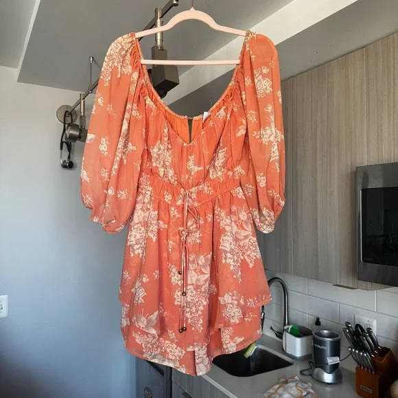 Selfie Leslie First Light Puff Sleeve Romper - Orange Floral - Size L - Picture 4 of 12